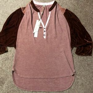 Gimmicks by BKE top NWT size XS